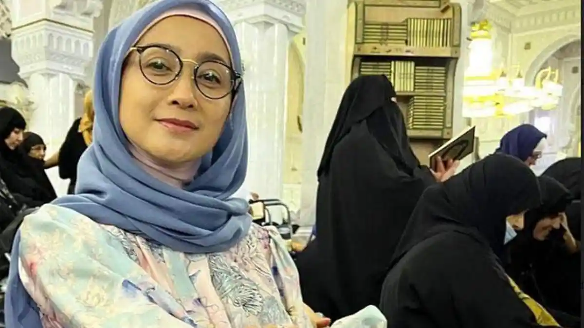 Bukan Tentang Jodoh, Ini Doa yang Dipanjatkan Desy Ratnasari Saat Umrah Kali Ini