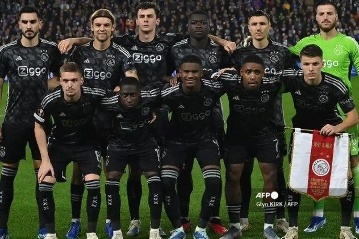 Prediksi Skor AFC Ajax Amsterdam vs Heerenveen Eredivisie Sabtu 1 November 2025 Jam 22.30 WIB