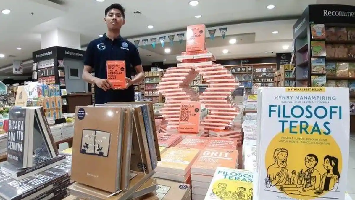 Deretan 10 Buku Terlaris di Gramedia TSM Pekan Ini, Komik Detektif Conan 96 No 1
