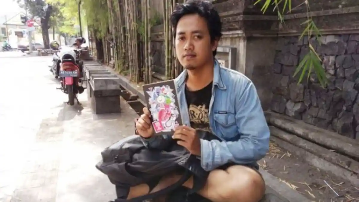 Kisah Orang di Balik Desain Kaus Kecebong Milik Kaesang Pangarep
