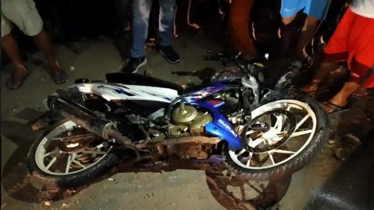 Bus Restu Tabrak 2 Motor di Jalan Raya Madiun-Ponorogo, Dua Pelajar Tewas di Lokasi