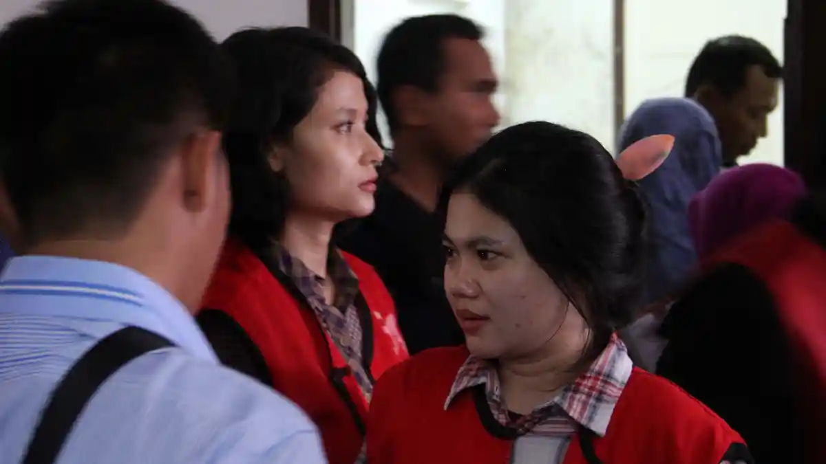 2 SPG Produk Rokok Simpan Ineks di Bungkus Rokok - Surya.co.id