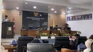 Pengesahan-ranperda-di-DPRD-Sigi-April-2026.jpg