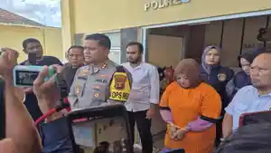berkas-dan-tersangka-bidan-ZN-ke-Kejaksaan-Negeri-Prabumulih.jpg