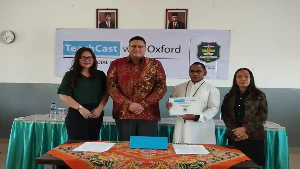 Terapkan Metode Belajar Baru, SMPK Frater Xaverius 1 Gandeng Teach Cast With Oxford