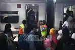Penumpang-kereta-api-saat-musim-Mudik-Lebaran-2023.jpg