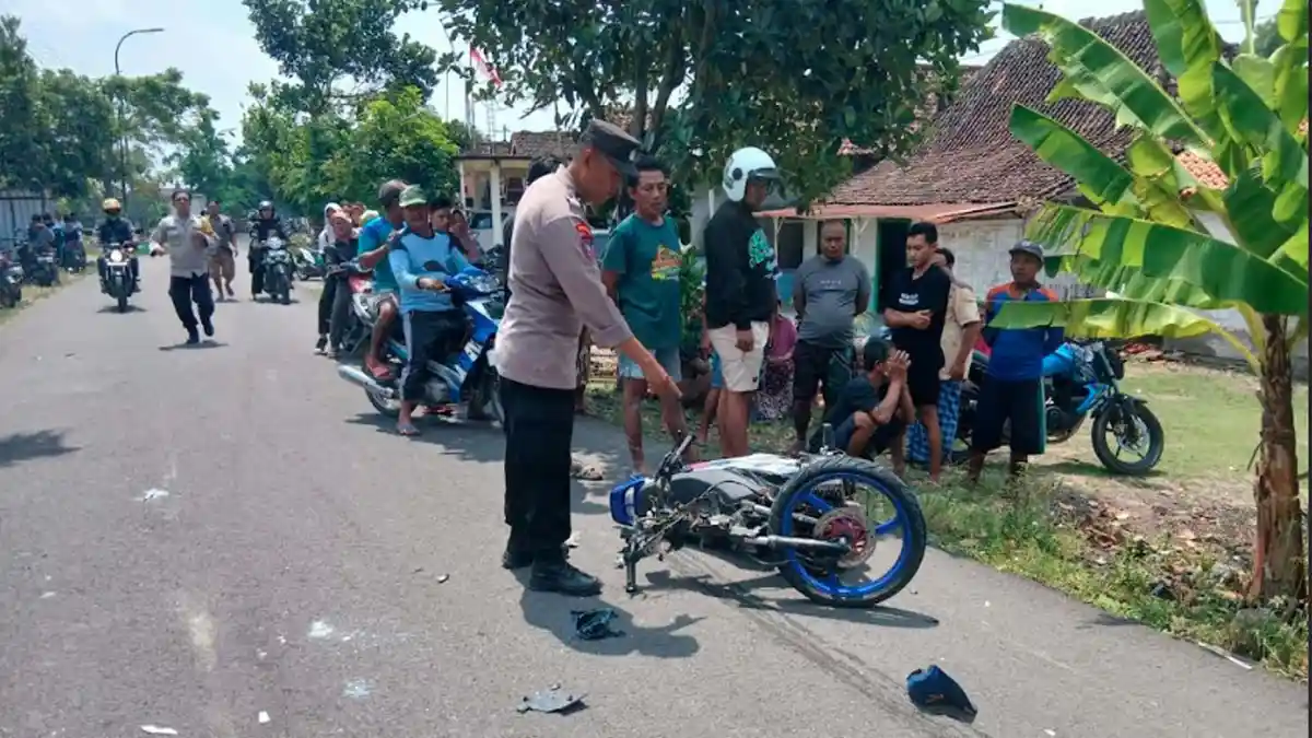 Kecelakaan Maut Tabrakan Adu Banteng Motor vs Truk di Bojonegoro, Pelajar Tewas di Tikungan