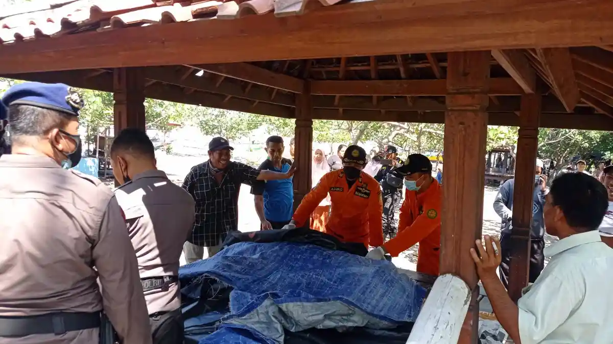 Jasad Pemuda Ditemukan Mengambang di Muara Sungai Berenyok Mataram