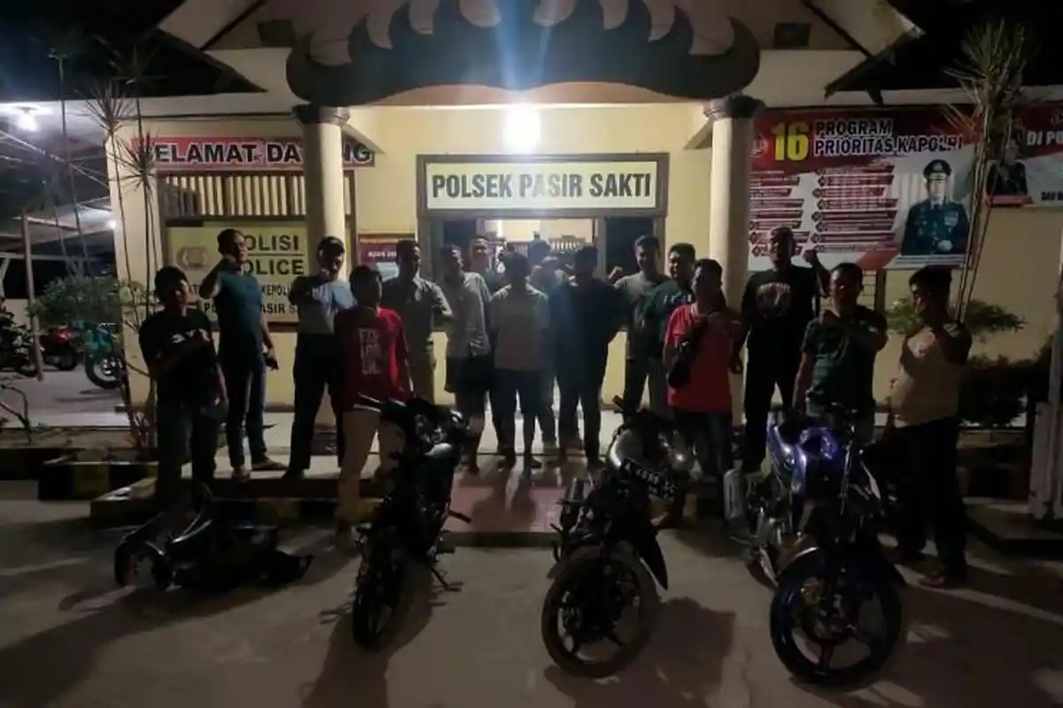 Curi Motor Terparkir di Depan Rumah, Polres Lampung Timur Amankan 3 Pelaku Curanmor