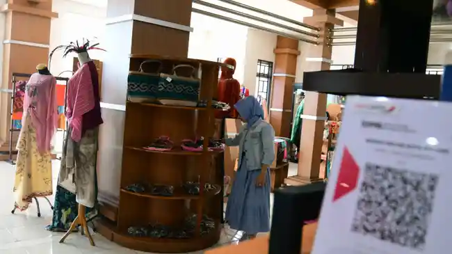 Buy Indonesia, Sell Singapore: Ketahanan Fiskal Dimulai dari Basis Pajak yang Kuat
