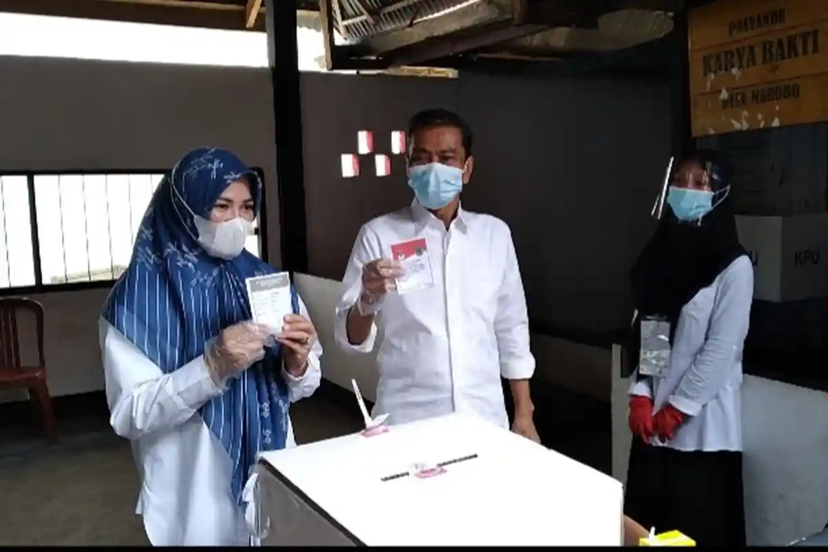 Didampingi Istri Mencoblos, Muhammad Thahar Rum Yakin Menang