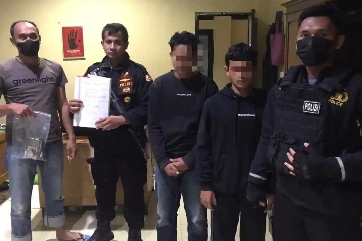 Dua Pelajar di Bandar Lampung Tepergok Simpan Ganja di Jaket