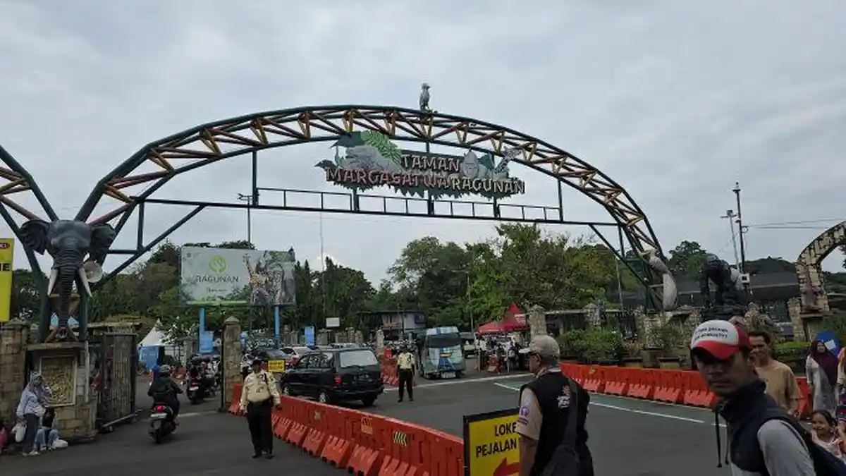 Taman Margasatwa Ragunan Masih Dipadati Wisatawan pada H+3 Lebaran