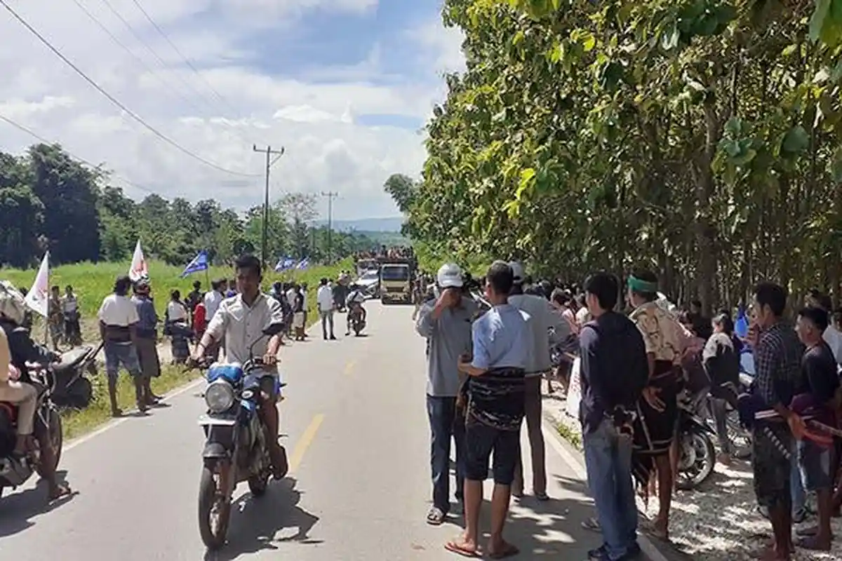 Pilkada Sumba Barat 2024, Ribuan Massa Antar Niga-John - Halaman all ...