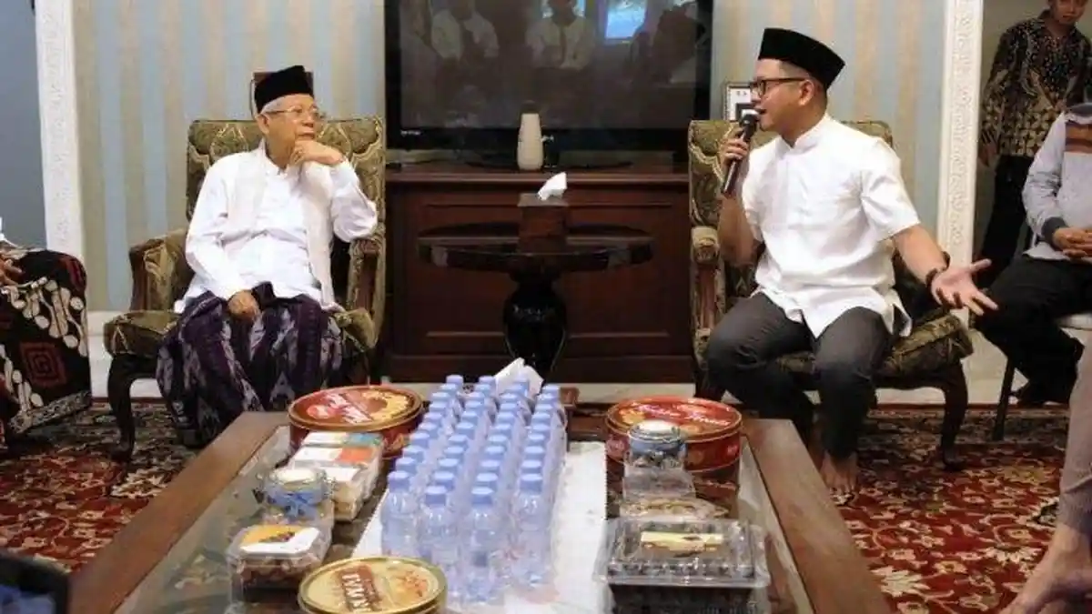 KH Maruf Amin Bimbing Presenter Olahraga Ini Ucapkan 2 Kalimat Syahadat