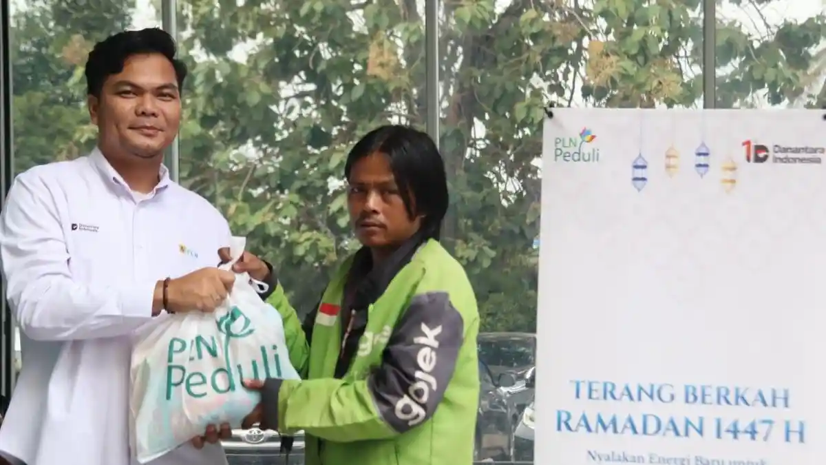 PLN UID Lampung Bagikan 1.200 Paket Sembako di Pasar Murah bertajuk Terang Berkah Ramadan