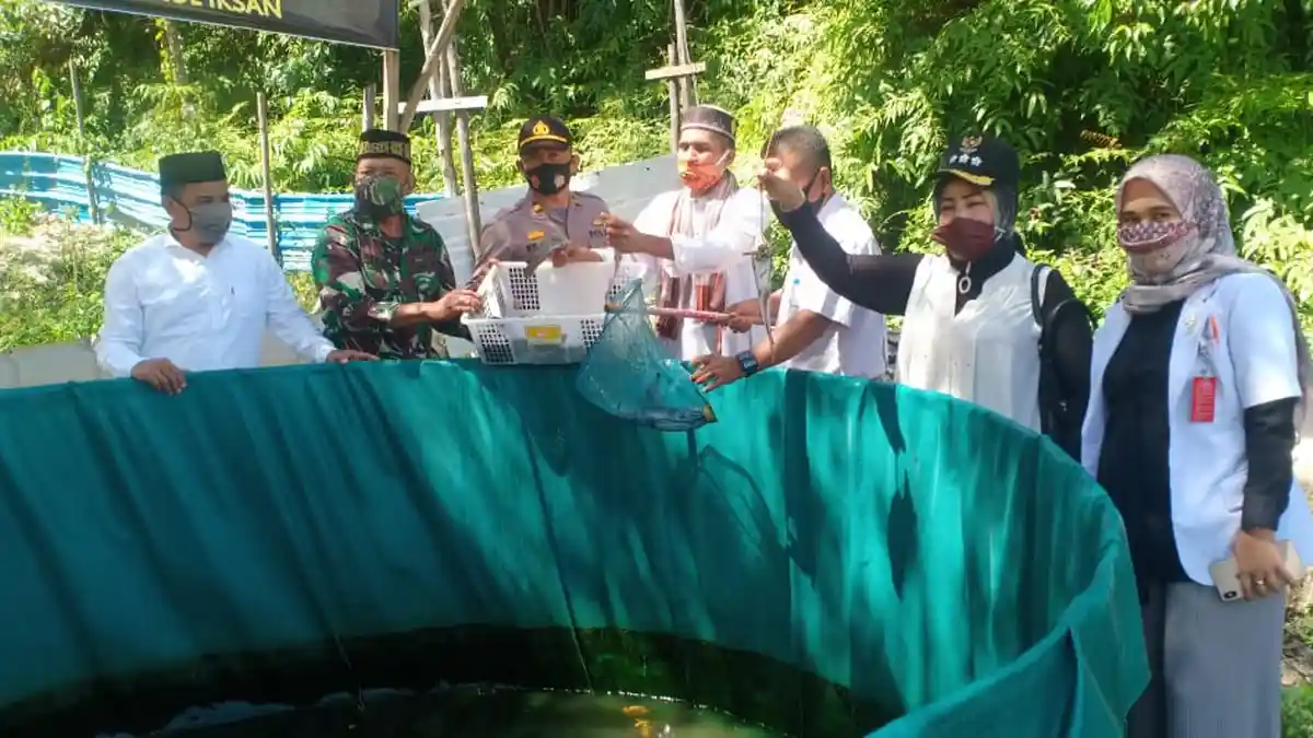 Dibantu Kodim Aceh Jaya, Kini Pesantren Nurul Ikhsan Mulai Panen Lele