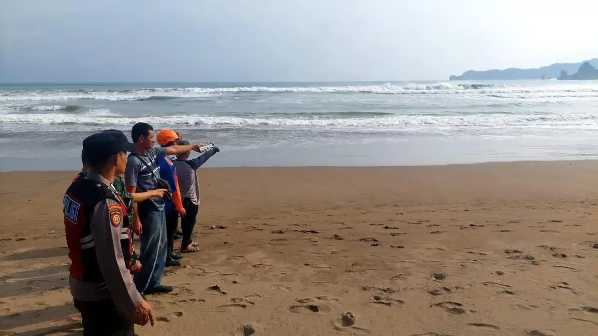 2 Tim Dikerahkan Untuk Mencari Bocah yang Hilang di Pantai Konang Trenggalek