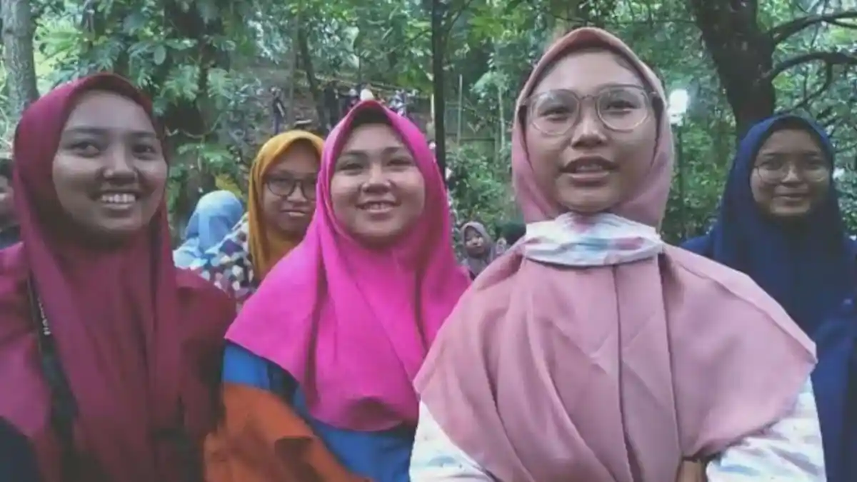 Pengakuan Gadis Asal Malang Pertama Kali Lihat Bunga Bangkai Raksasa : Beruntung !