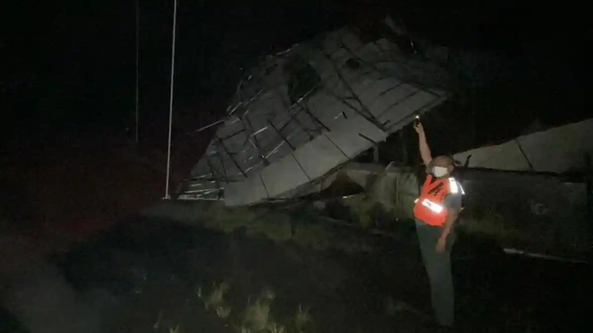 Puluhan Atap Rumah di Binjai Utara Copot Dibawa Terbang Puting Beliung