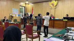 aliong-mus-pengadilan-negeri-ternate-korupsi.jpg