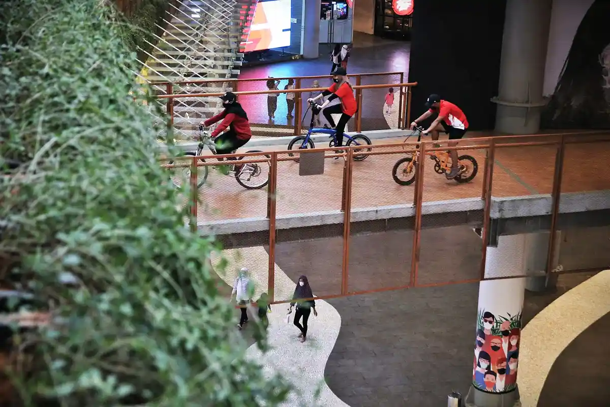 FOTO: Bebas Bersepeda di Nipah Mall