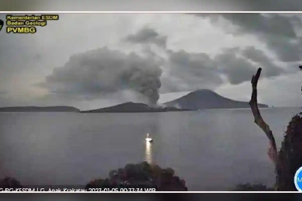3 Kali Gunung Anak Krakatau Meletus, Rabu - Kamis, 4-5 Januari 2023, Sore dan Dini Hari