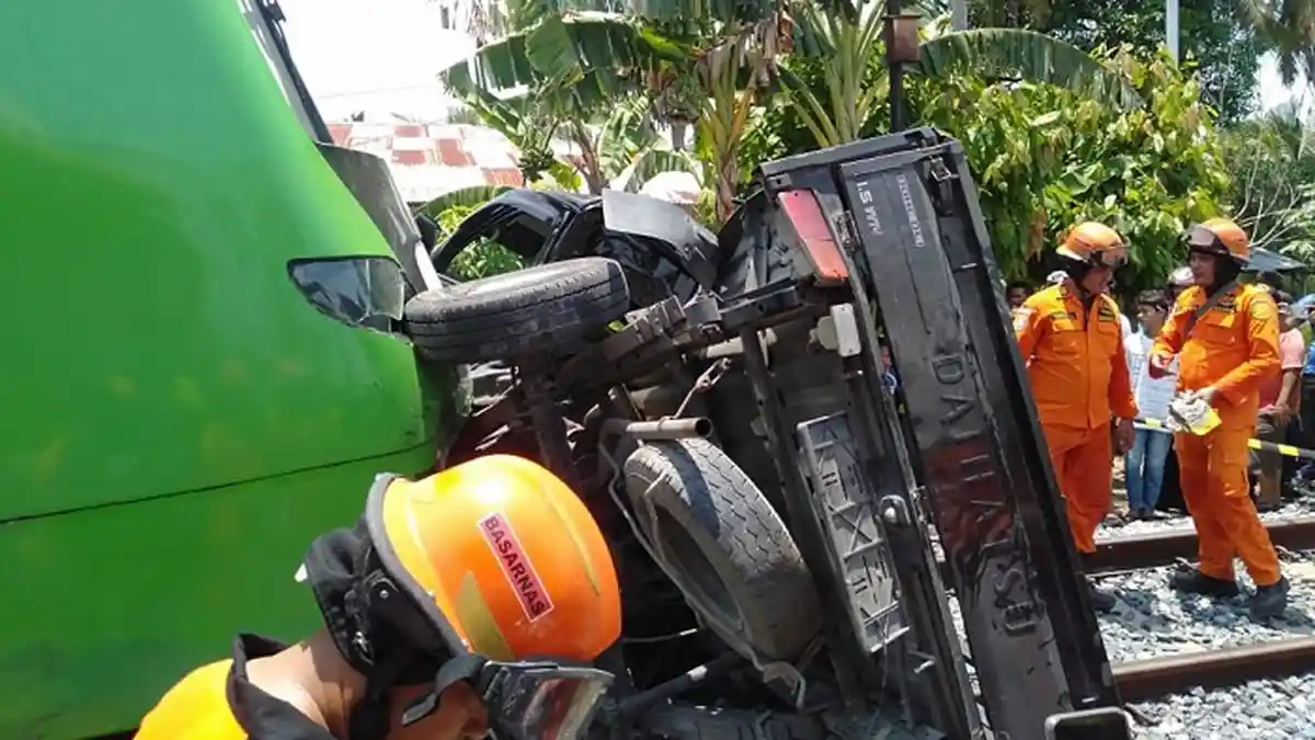 Kronologi Kecelakaan Kereta Api Bandara, Mobil Pikap Mencoba Memotong Laju Kereta Api