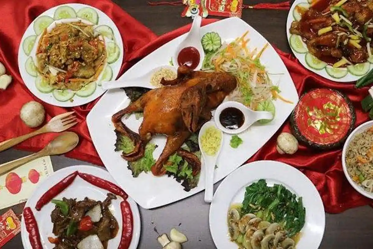 Resep Masakan Sambut Imlek 2020 - Mie Panjang Umur hingga Tumis Pokcoy Tabur Bawang Putih