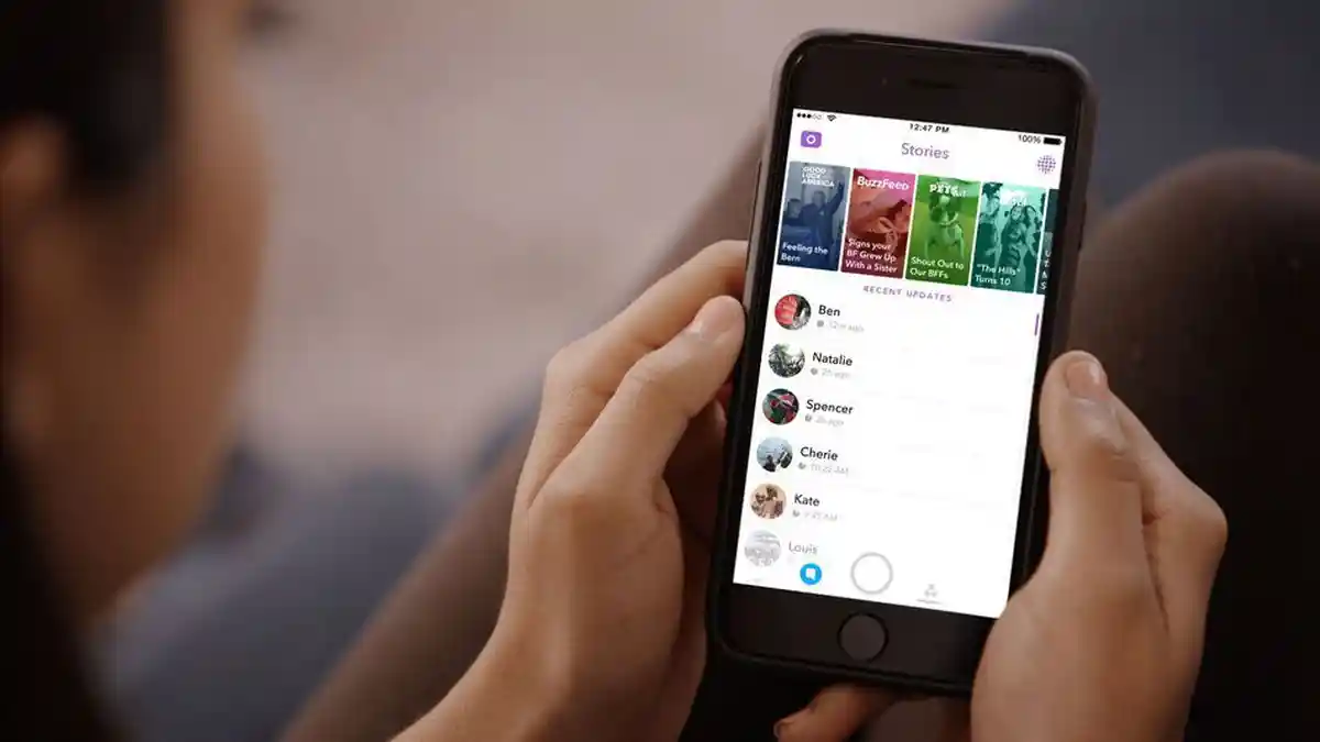 Hati-hati! Ini Perbedaan Stories Facebook dengan Instagram dan Snapchat, No 6 Bikin Jarang Stalking!