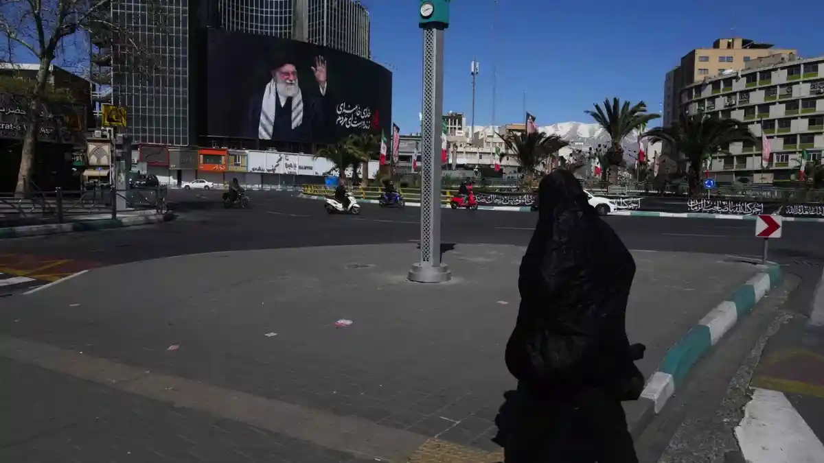 Terungkap! CCTV Iran Diretas untuk Lacak Rute Harian Ali Khamenei Sebelum 30 Rudal Ditembakkan