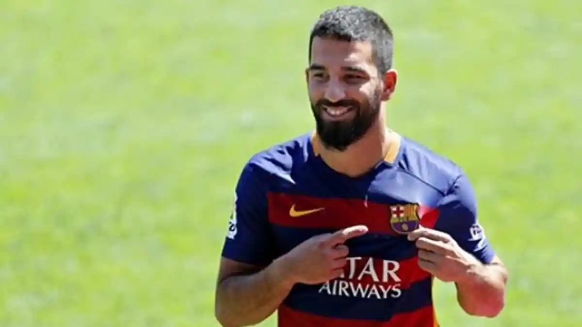 Subhanallah! Pemain Barcelona Arda Turan Rayakan Maulid Nabi Muhammad SAW 2017 dengan Cara Begini