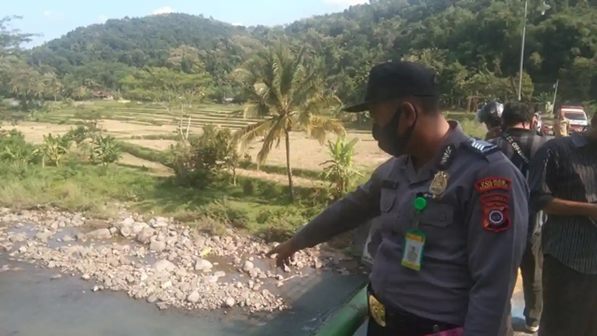 BREAKING NEWS; Mayat Bayi Ditemukan di Aliran Sungai Tinalah Kulonprogo