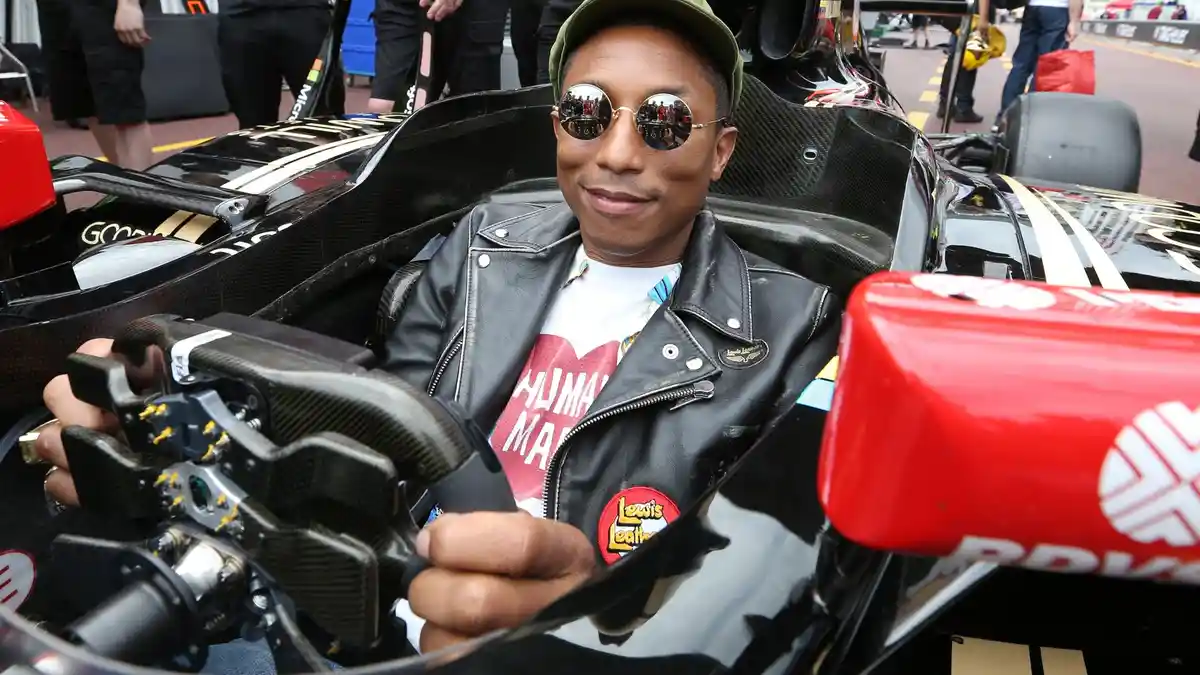 Pharrell Williams Senang Bisa Sponsori tim Lotus