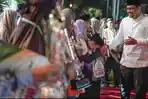 Bobby-Nasution-saat-masih-menjadi-Wali-Kota-Medan-melakukan-foto.jpg