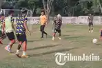 Pemain-Gresik-United-menjalani-latihan-di-Stadion-Semen-Gresik.jpg