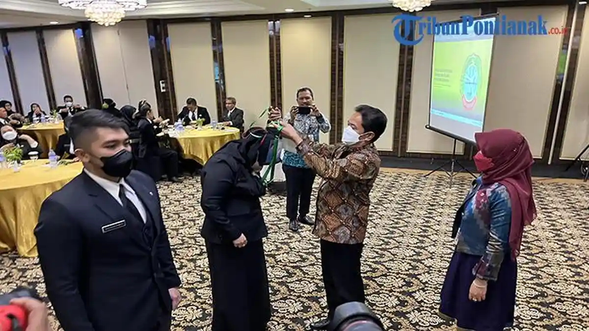 Wawako Pontianak Harap Peserta PKP dapat Menjadi Pemimpin yang Kompeten dalam Pelaksanaan Tugas