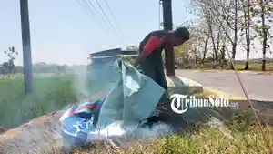 Baliho-Anies-Baswedan-yang-dibakar-di-Jalan-Gabugan-Brumbung-Desa-Karangasem-Tanon-Sragen.jpg