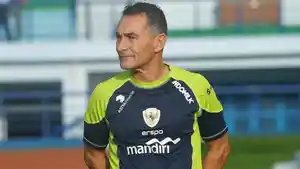 Pelatih-Timnas-I3rr.jpg
