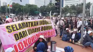 Sejumlah-emak-emak-turun-ke-jalan-melakukan-Aksi-411-di.jpg