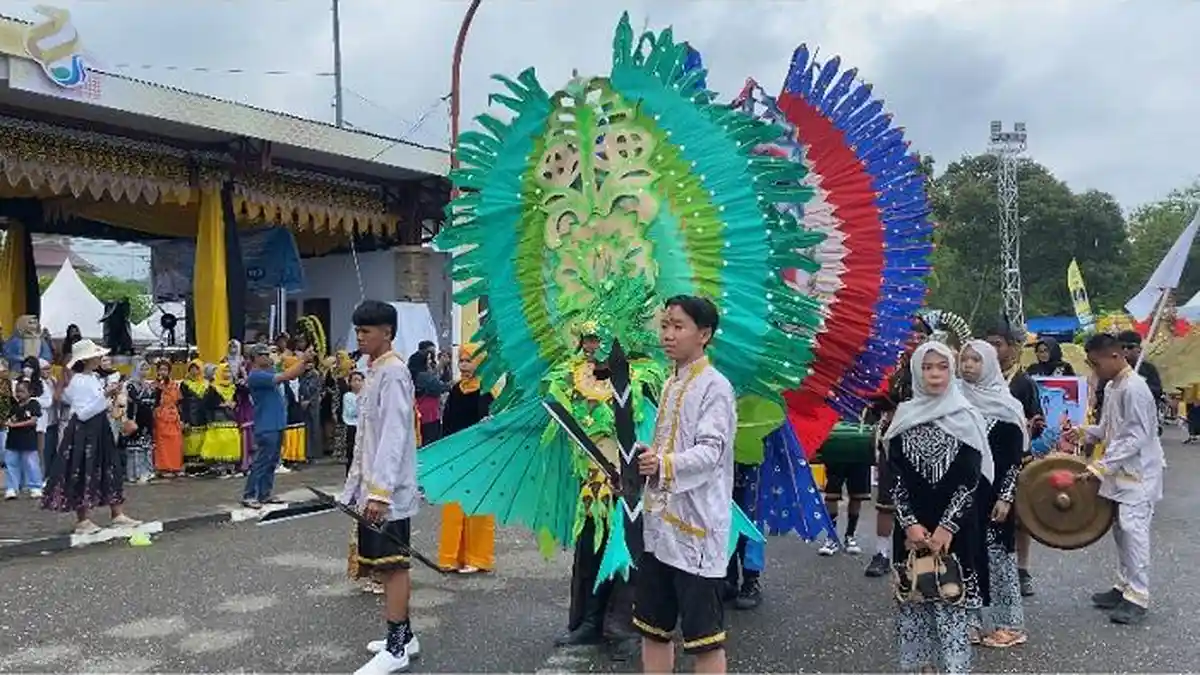 Pagelaran Seni dan Karnaval Budaya Meriahkan HUT Morowali ke-26