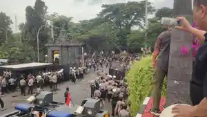 20250829-_-Demo-Driver-Ojol-di-Polda-Jateng.jpg