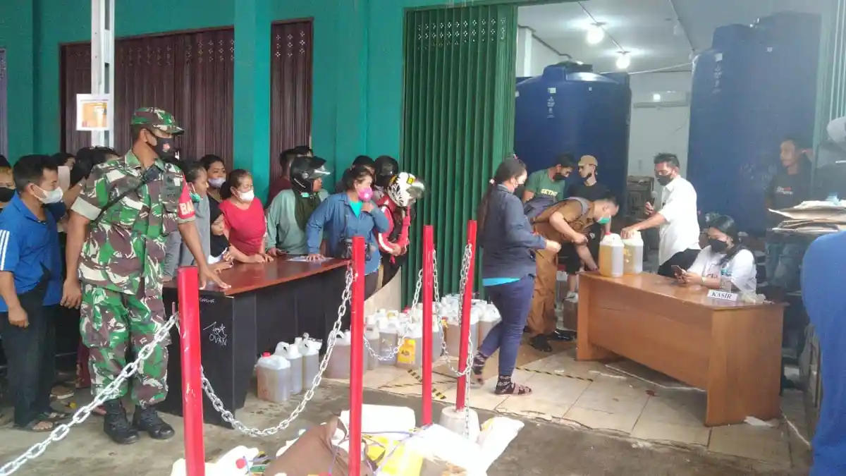 Masyarakat Hanya Boleh Beli 5 Liter Minyak Goreng Curah di Kubar dan Wajib Bawa KTP 
