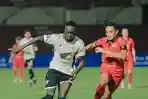 makassar/Tito-Okello-duel-dengan-bek-Persija-Jakarta-Rizky-Ridho-pada-pekan-ketujuh-Liga-1-0.jpg