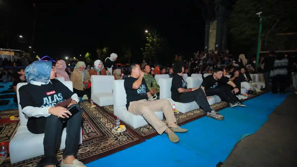Masyarakat Antusias Nobar Alas Roban The Series, Batang Bidik Lonjakan ...