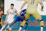Dewa-United-Alexis-Messidoro.jpg