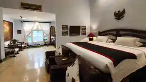 Suasana-kamar-Sang-Fajar-Suite-yang-berada-di-Hotel-Tugu-Blitar-Jumat-2952026.jpg