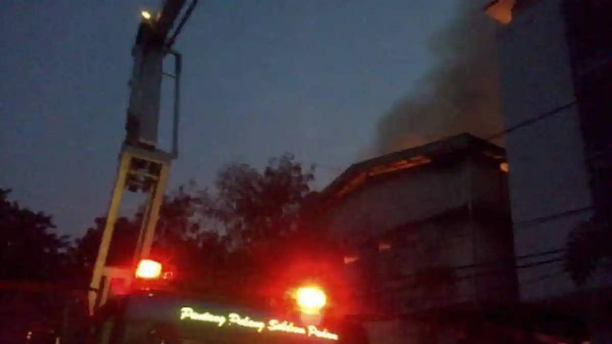 Sekitar  30 Kamar Kontrakan di Duri Kepa Ludes Terbakar