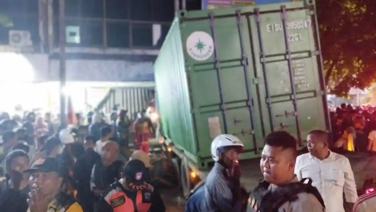 Identitas Kendaraan Truk Diduga Penyebab Kecelakaan di Simpang Rapak Balikpapan