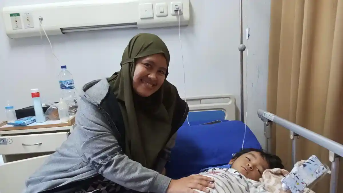 Septi Sempat Panik Anaknya Muntah 10 Kali, Langsung Dibawa ke UGD Rumah Sakit di Tangerang, Gratis!